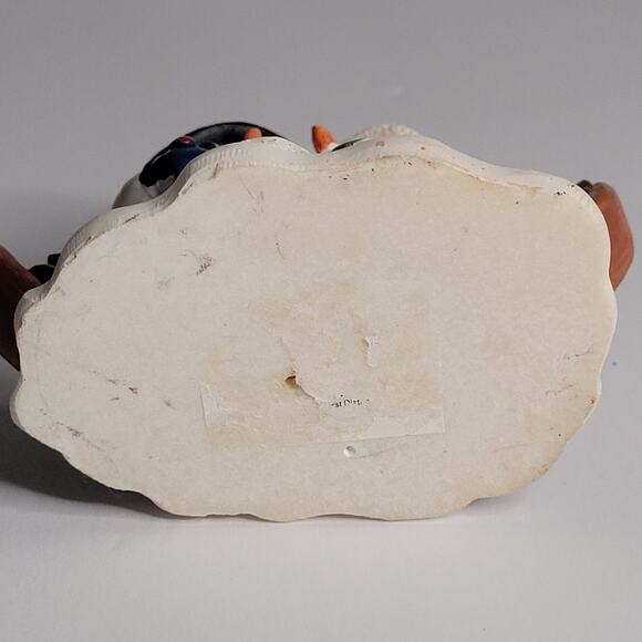 Charming Snow Couple Figurine - Perfect Winter Decor - Picture 5 of 13